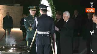 Mattarella depone corona di fiori al cimitero nazionale di Seul