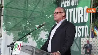 Gualtieri apre la manifestazione del Pd a Piazza del Popolo: "L'Italia è a un bivio"