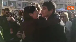 Schlein abbraccia Bonelli e Fratoianni alla manifestazione Pd di Piazza del Popolo