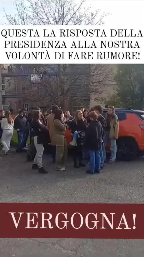 “Dovete tornare in classe”. Ma gli studenti di Torino protestano 