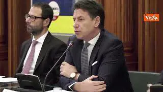 Conte: "A Palazzo Chigi c'è l'avatar della Meloni"