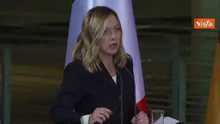 Meloni a Berlino: "Con Scholz parliamo in modo chiaro, è una persona molto affidabile"