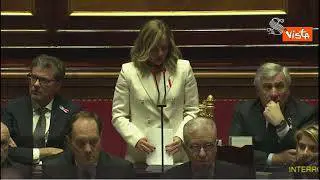 Meloni indossa nastro bianco e rosso contro violenza donne al Question time in Senato