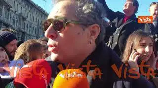 Claudio Santamaria al presidio contro la violenza sulle donne: "Giornata per svegliare coscienze"