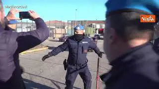 L'arrivo di Filippo Turetta in Italia, trasferito in carcere dopo l'atterraggio, ecco le immagini