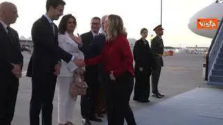 Cop28, Meloni arrivata a Dubai, ad accoglierla l'Ambasciatore d'Italia Lorenzo Fanara