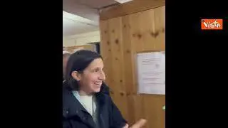 Schlein a sorpresa alla cena del circolo PD del Pigneto, a Roma. Accolta dagli applausi