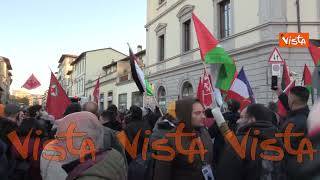 "Firenze è solo antifascista", il coro dei manifestanti contro Salvini e i suoi alleati Ue