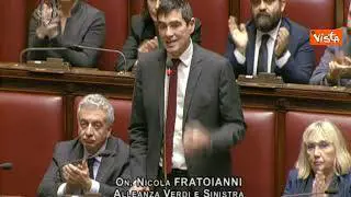 Salario minimo, Fratoianni volta le spalle alla maggioranza: Voi lo avete fatto ai lavoratori