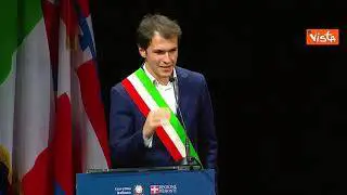 Accordo coesione Governo-Piemonte, sindaco più giovane d'Italia accoglie Meloni, emozionandosi