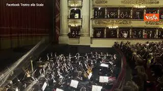L'Inno di Mameli apre la prima della Scala di Milano