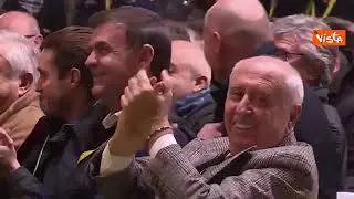 La battuta di De Luca sul cibo sintetico: Troveremo Grillo che mangia la fiorentina