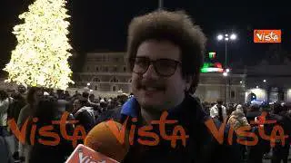 Accensione dell'albero di Natale, le voci in piazza del Popolo: "Più bello di Spelacchio"