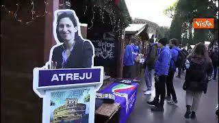 Atreju 2023, il cartonato di Elly Schlein alla kermesse di FdI