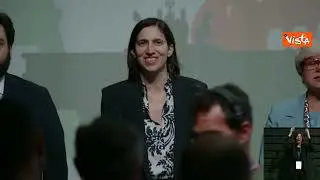 L'Inno di Mameli apre l'Assemblea del Pd