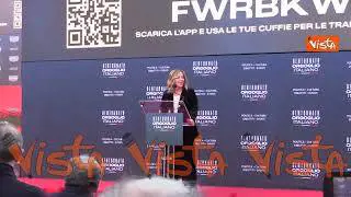 Atreju 2023, Giorgia Meloni accoglie sul palco il premier inglese Sunak: "Un mio amico"