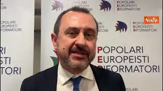 Rosato a Napoli presenta "Per": Lavoriamo per costruzione di un grande partito