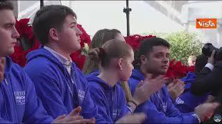 Tajani cita Berlusconi, lungo applauso ad Atreju: "Sta seguendo dalla nuvoletta in streaming"