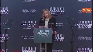 Meloni ricorda Berlusconi: "Centrodestra unito da 30 anni grazie a lui". Lungo applauso ad Atreju