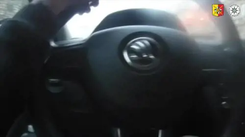 Praga, la bodycam della polizia ceca durante la sparatoria nell'università