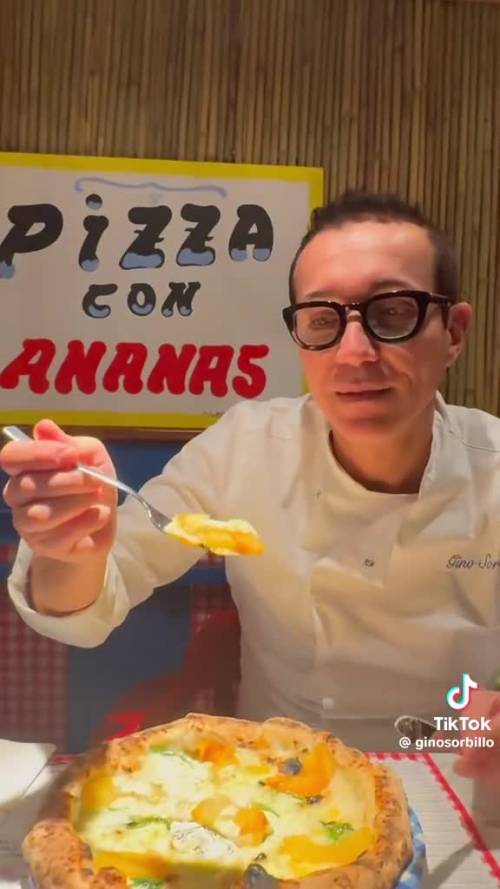 Gino Sorbillo inserisce nel menu la pizza all'ananas: "Non vi scatenate"