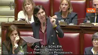 Manovra, Schlein: "Ai giovani serve il futuro non il fucile"