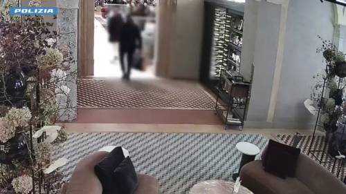 I ladri in azione nei negozi del quadrilatero della moda di Milano: il video 
