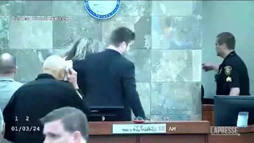 Paura in tribunale, giudice aggredita da un imputato negli Usa