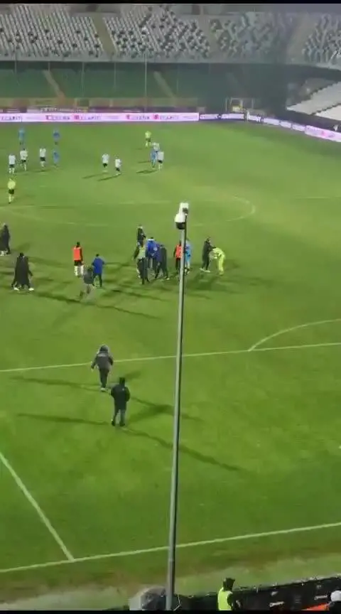 Pugno in faccia al portiere avversario, l'aggressione choc in Cesena-Olbia