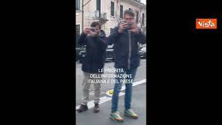 Caso Ferragni, Fedez ai paparazzi: Sotto casa Messina Denaro meno gente, è questa priorità cronisti?