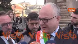 Paola Cortellesi insignita della Lupa Capitolina, Gualtieri: "Sa raccontare il suo amore per Roma"