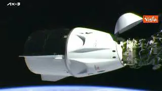 L'attracco della navicella Crew Dragon Freedom alla Stazione Spaziale Internazionale