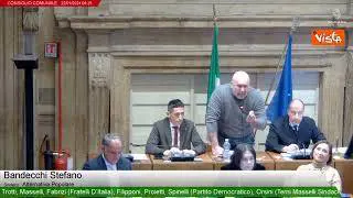 Violenza di genere, il sindaco di Terni Bandecchi: Un uomo normale guarda bel c*lo donna e ci prova