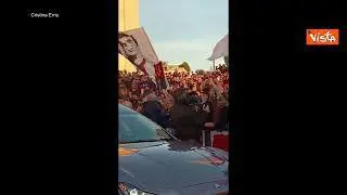 C'è solo un Gigi Riva, il coro all'uscita del feretro ai funerali del calciatore a Cagliari