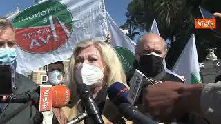 Addio a Sandra Milo. Eccola in protesta a difesa delle partite iva nel 2021