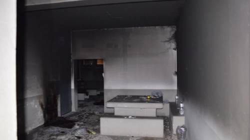 Danno fuoco al Cpr di Milo, fermati tre ospiti che avevano appiccato l'incendio 