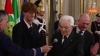 Sinner regala racchetta a Mattarella: "Grazie Presidente, è un onore essere qui"