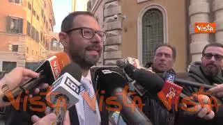 Patuanelli (M5s): "Meloni difende la sua combriccola, ma non un'italiana incatenata"