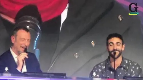 Sanremo, Amadeus e Marco Mengoni cantano "Bella ciao" in conferenza stampa