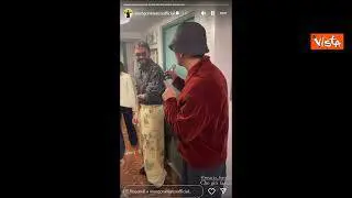 Sanremo 2024, siparietto tra Marco Mengoni e Fiorello nel backstage