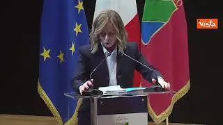 Meloni scherza: "Troppo vecchia per fare Roma-Tokyo in meno di 72 ore"