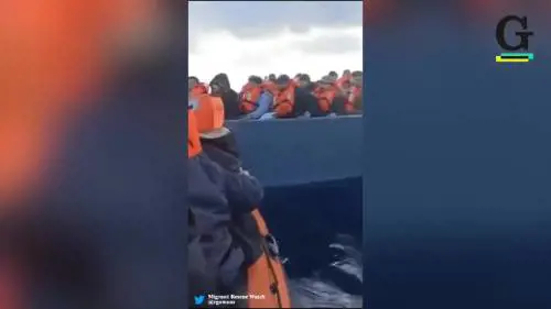 Migranti girano spot per promuovere i viaggi illegali verso l'Italia