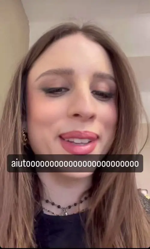 "Aiuto". L'appello di Angelina Mango sui social 