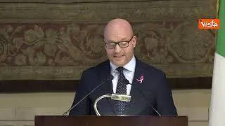 Fontana a donne colpite da tumore al seno: "Non siete sole"