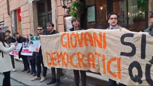 I Giovani Democratici cantano Bella Ciao