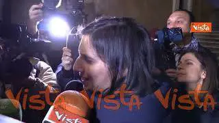 Schlein alla fiaccolata per Navalny: "Importante dare solidarietà a chi paga il proprio dissenso"