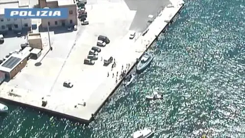 Così la polizia ha sgominato la banda dei "viaggi vip" per migranti