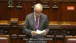 Migranti, Piantedosi: "Sbarchi diminuiti del 65% rispetto al 2023"