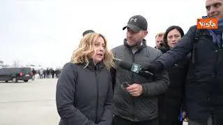 Due anni di guerra in Ucraina, Meloni: "Attenti a non essere vittime della propaganda"