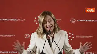 Meloni ironica alla stampa estera: Ho perso in Sardegna e non posso affogare i dispiaceri nell'alcol